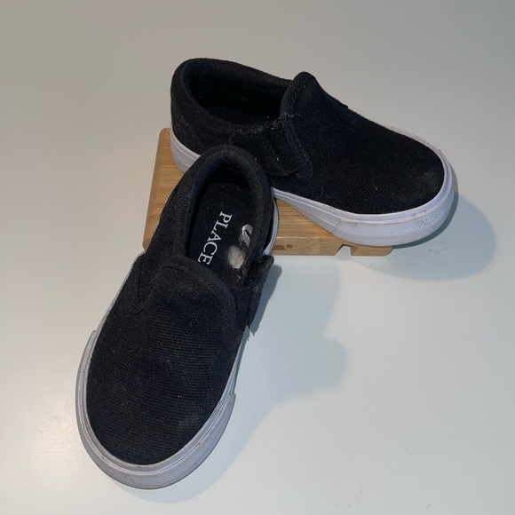 Toddler The Children’s place sneakers. - Picture 2 of 3